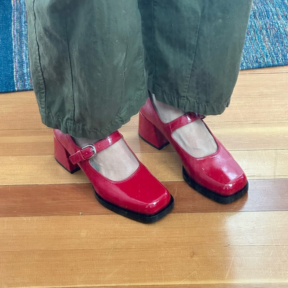 Meet your Posher, Jeneva